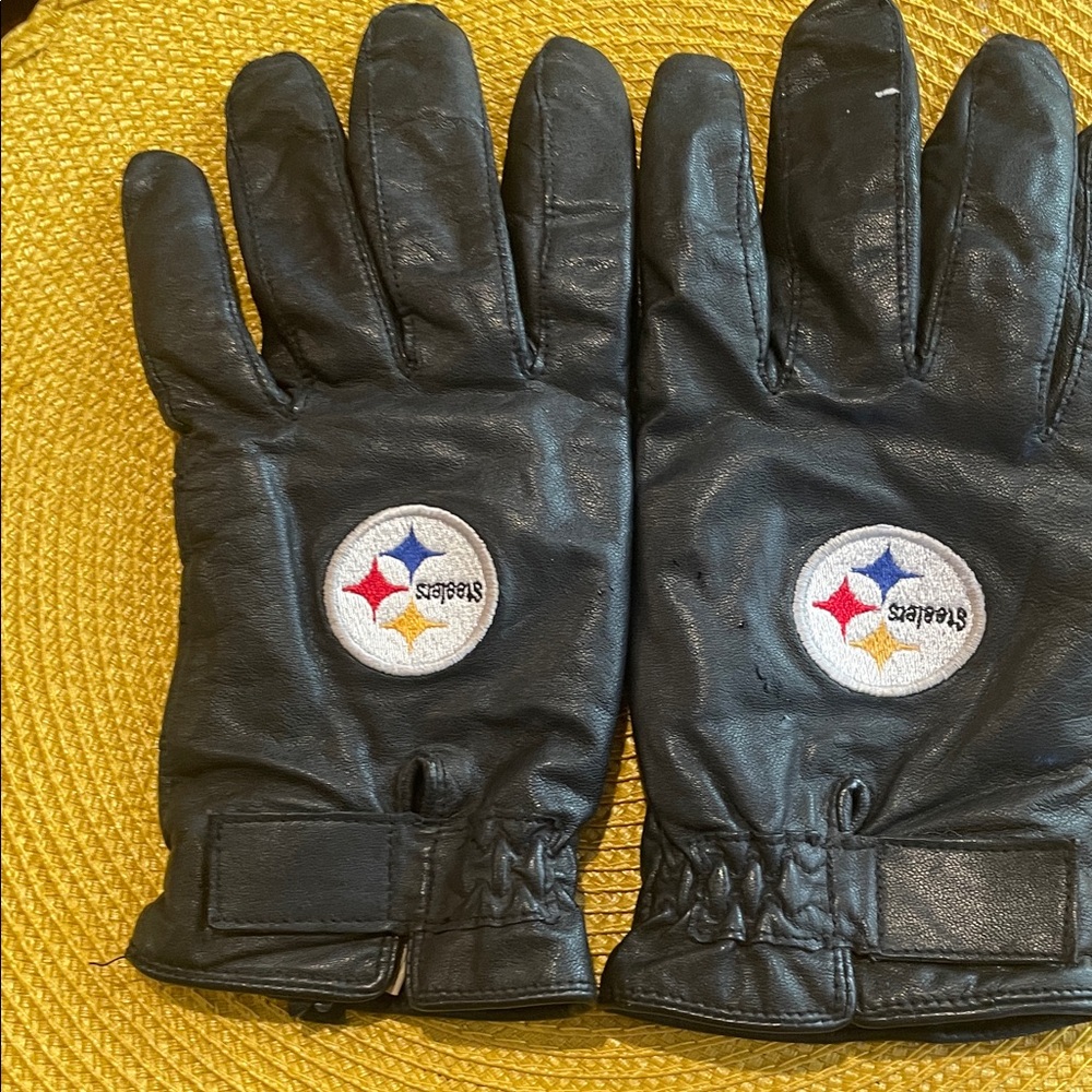 Reebok Black Leather Gloves with Steelers Team Logo